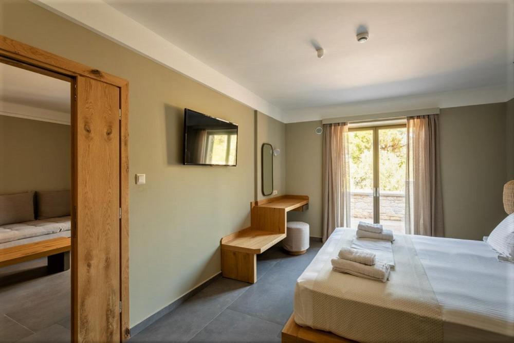 Diapori Suites Hotel カルダミリ エクステリア 写真