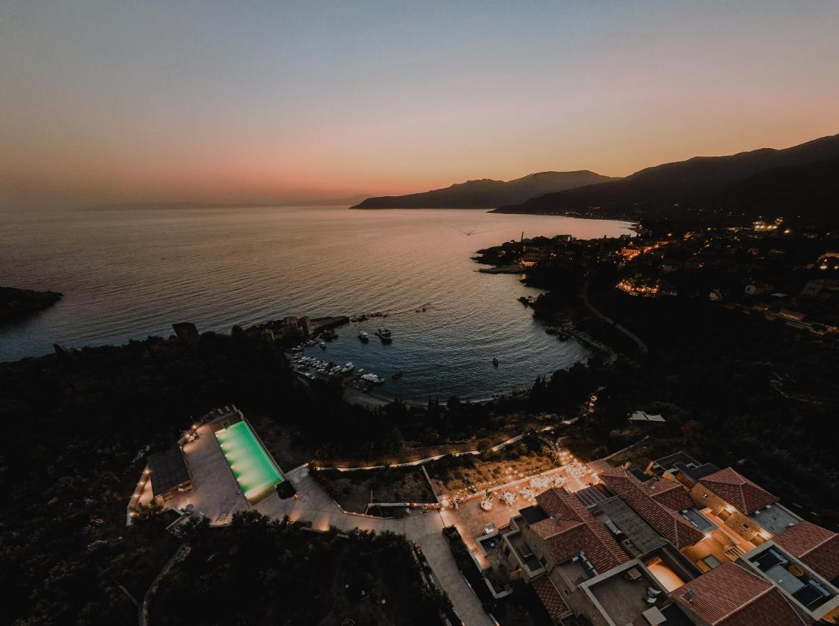 Diapori Suites Hotel カルダミリ エクステリア 写真
