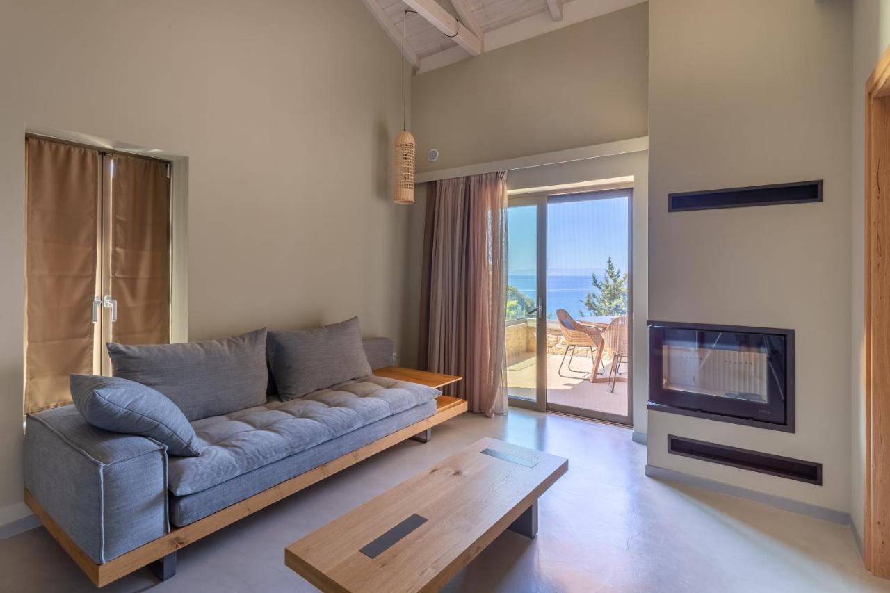 Diapori Suites Hotel カルダミリ エクステリア 写真